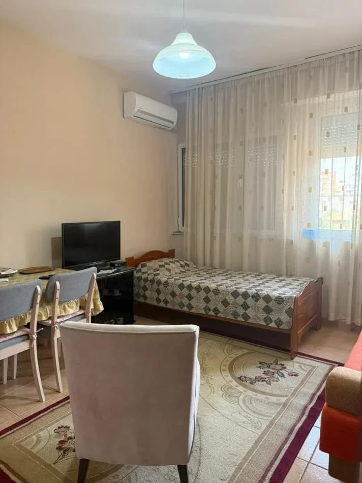 Tirane, jepet me qera garsoniere Kati 2, 35 m² 400 €
