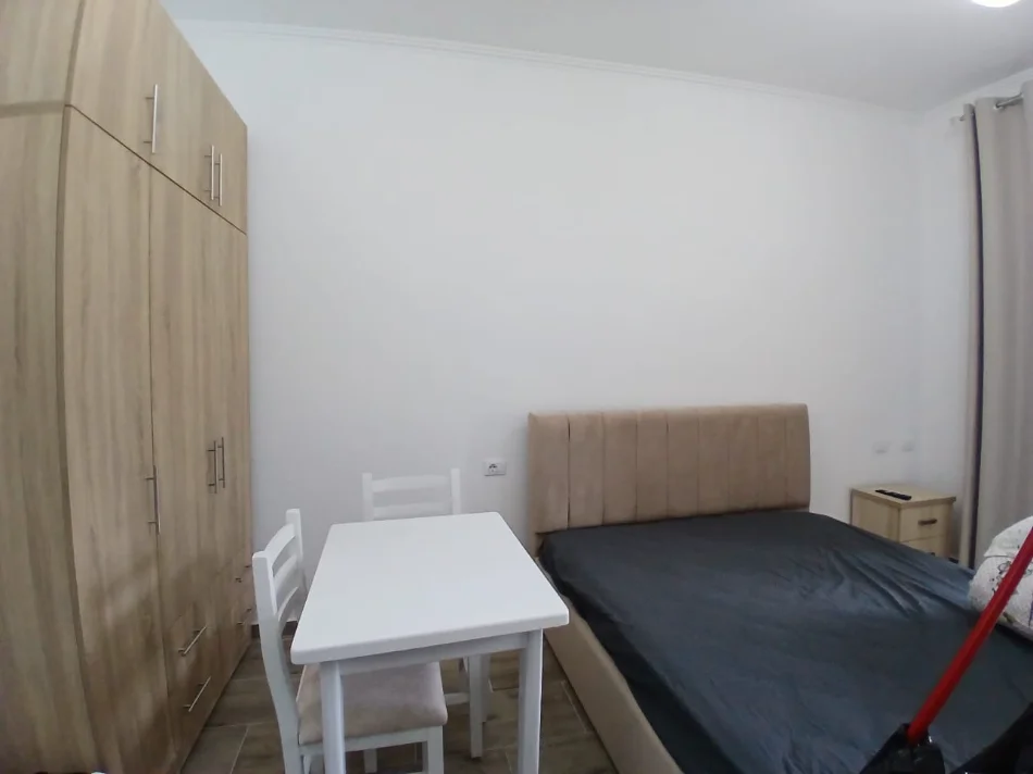 Tirane, jepet me qera garsoniere Kati 6, 40 m² 350 mije leke