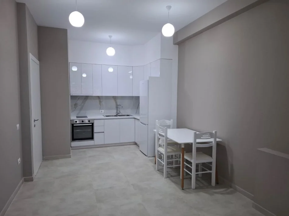 Tirane, jepet me qera nga pronari, pa komision apartament 1+1, i ri, i pabanuar me pare