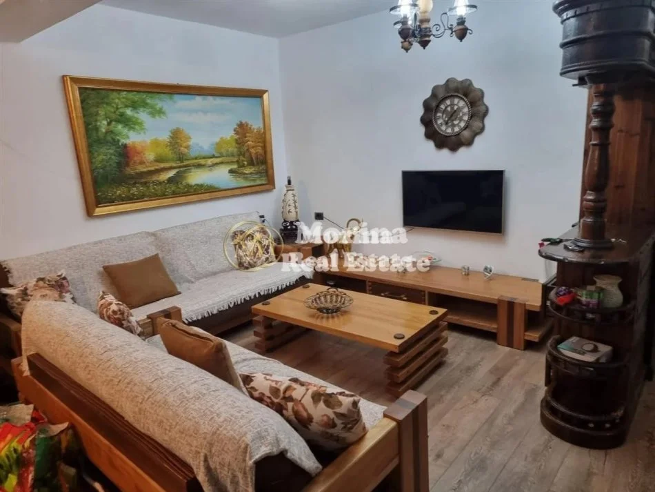 Tirane, jepet me qera shtepi 1+1 Kati 1, 55 m² 380 € (Rruga e Dibres)