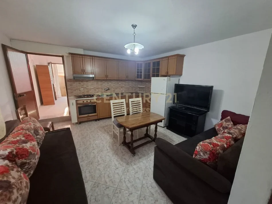 Tirane, jepet me qera shtepi 2+1+Aneks+Ballkon Kati 1, 143 m² 350 € (Shkoze)