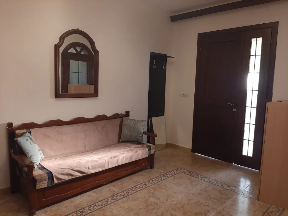 Tirane, jepet me qera shtepi 2+1 Kati 0, 100 m² 450 € (qytet studenti)