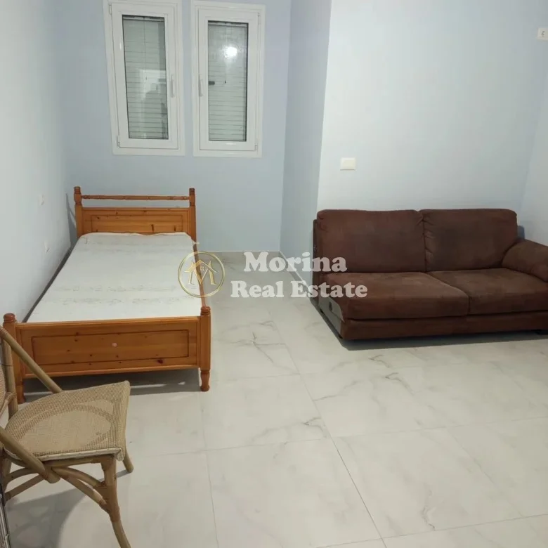 Tirane, jepet me qera shtepi 2+1 Kati 3, 100 m² 400 € (Sanatorium)