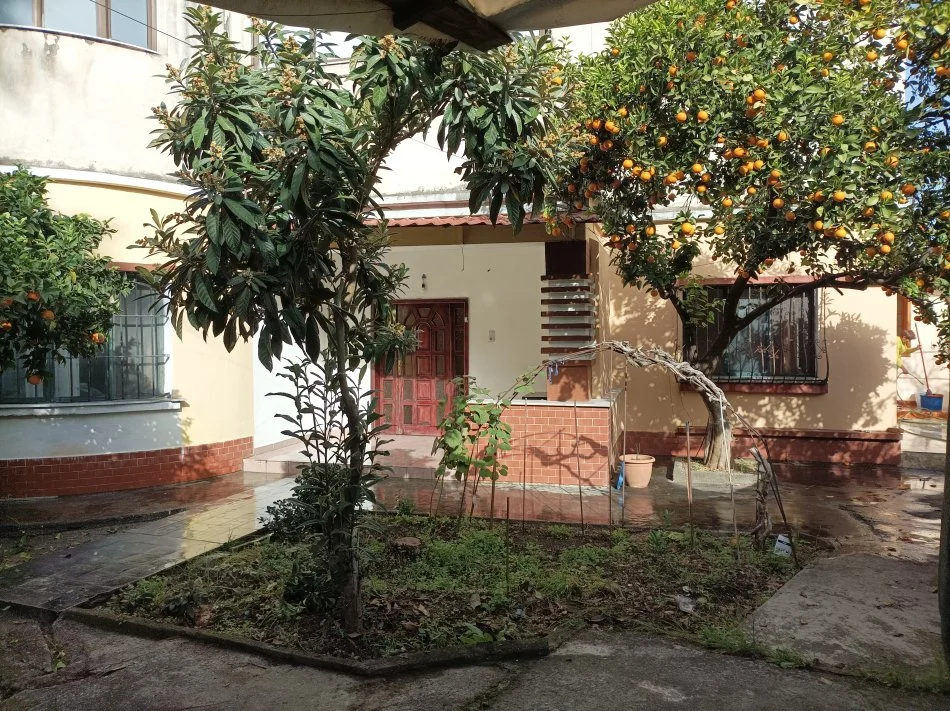 Tirane, jepet me qera shtepi private, 2+1, 120 m2+podrum 50 m2+oborr 100 m2, 50 000 lek