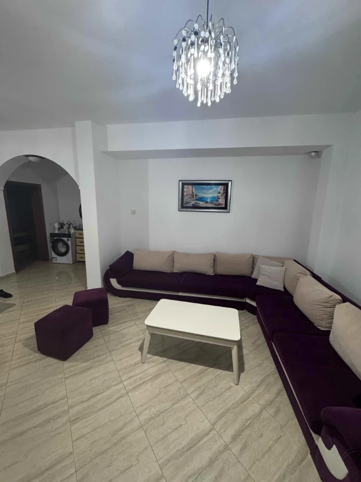 Tirane, jepet me qera shtepi private 2+1 prapa Viles L tek Astiri Tirane