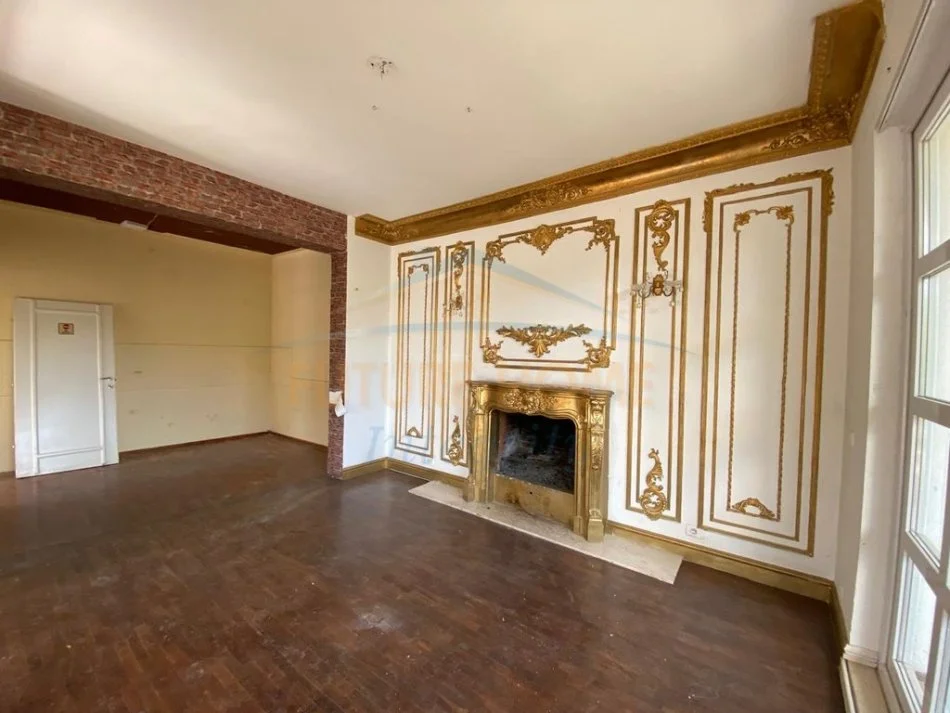 Tirane, jepet per qira Vile 3 Katshe Kati 3, 426 m² (Rruga Halit Bega,Allias) CMIMI I DISKUTUESHEM