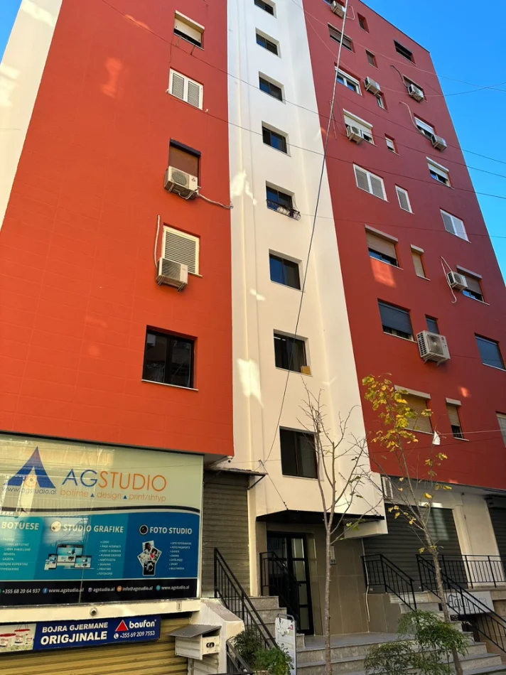 Tirane, shes 3+1+Aneks+Ballkon Kati 2, 96 m² 365.000 € (njesia Nr: 5, Pas Kinema Agimit, te Pallatet Agimi te Blloku)