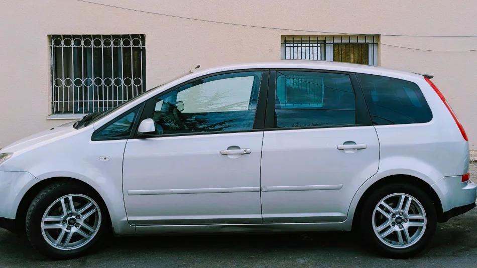 Tirane, shes Nafte, gri metalizato Kondicioner