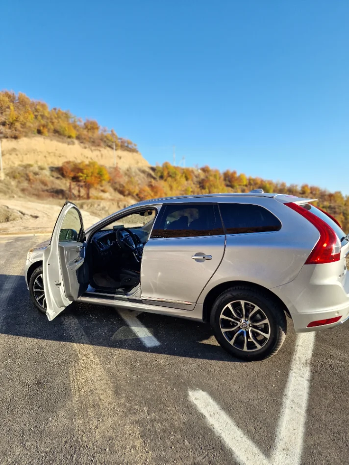 Tirane, shes SUV Volvo xc60 Benzin+Gaz, gri metalizato automatik Klima 170.000 km Çmimi 11. 4 lekë