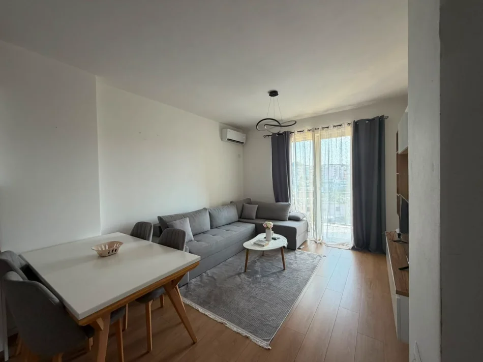 Tirane, shes apartament 1+1+Aneks+Ballkon Kati 3, 72 m² 138.000 € (Yzberisht)