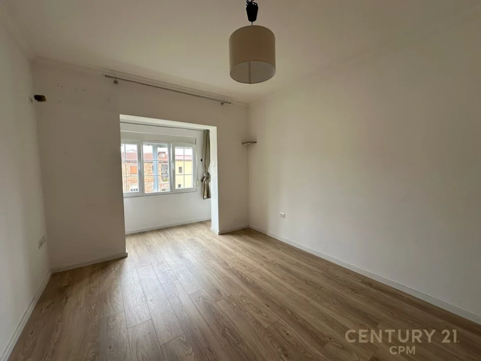 Tirane, shes apartament 1+1+Aneks+Ballkon Kati 5, 69 m² 150.000 €