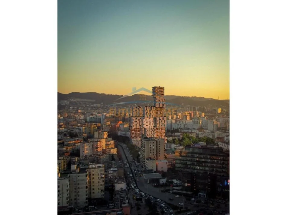 Tirane, shes apartament 1+1 Kati 14, 82 m² 213.000 € (Rruga Muhamet Gjollesha, pranë 21 Dhjetorit.)