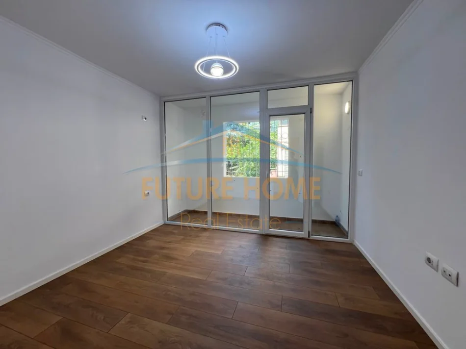 Tirane, shes apartament 1+1 Kati 1, 57 m² 137.000 € (ali dem)