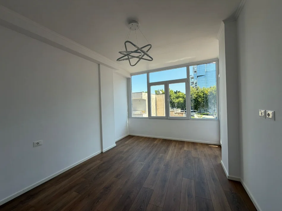 Tirane, shes apartament 1+1 Kati 3, 60 m² (Dritan Hoxha)