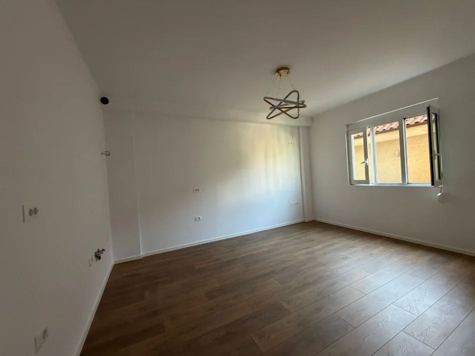 Tirane, shes apartament 1+1 Kati 3, (Dritan Hoxha)