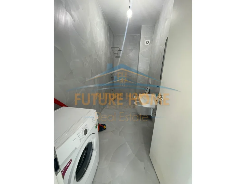 Tirane, shes apartament 1+1 Kati 7, 67 m² 125.000 € (ali dem)