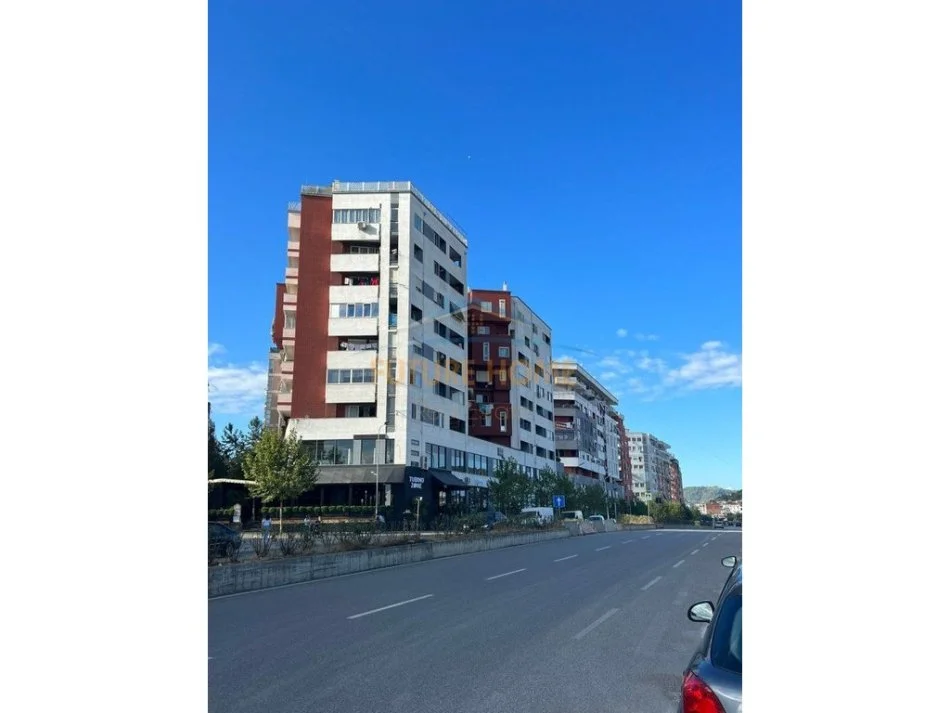 Tirane, shes apartament 1+1 Kati 9, 88 m² 105.000 € (UNAZA E RE)