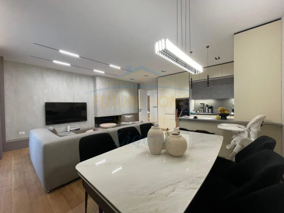 Tirane, shes apartament 2+1+Aneks+Ballkon Kati 1, 121 m² 369.000 € (LIQENI I THATE PRANE SPITALIT TE KAFSHEVE)