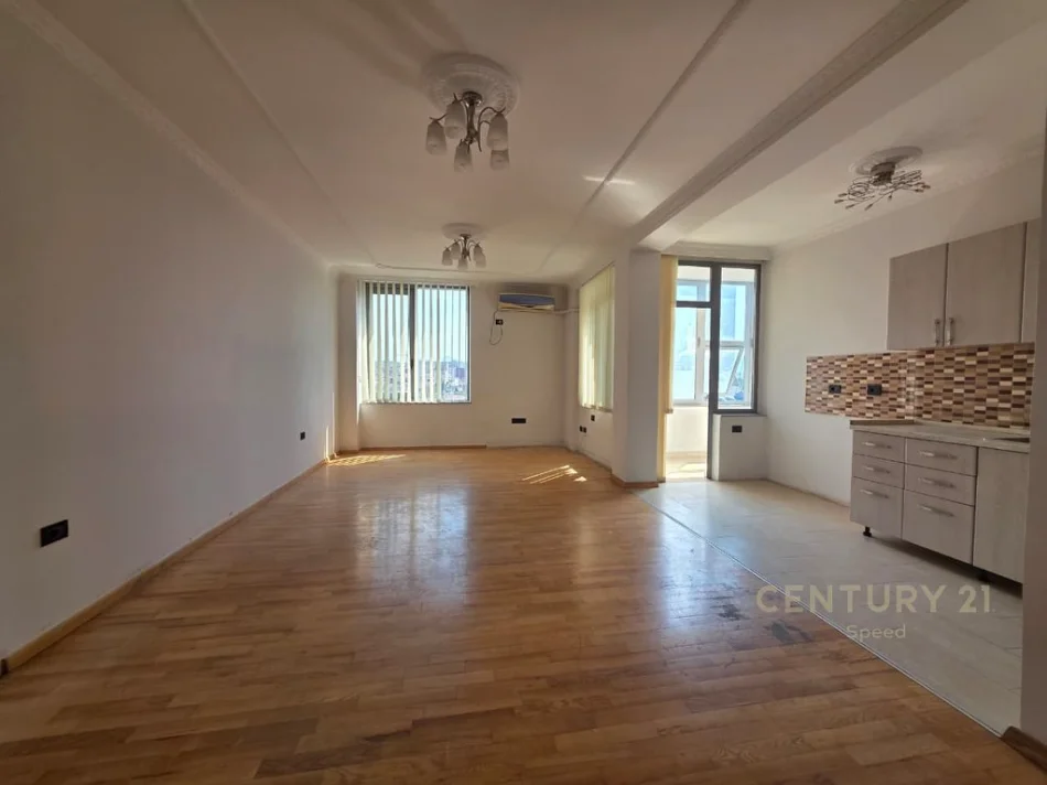 Tirane, shes apartament 2+1+Aneks+Ballkon Kati 5, 118 m² 432.000 € (përballë Toptanit)