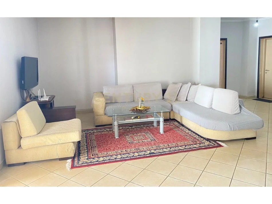 Tirane, shes apartament 2+1+Ballkon Kati 4, 157 m²180.000 € (Rrethrrotullimi Astir)