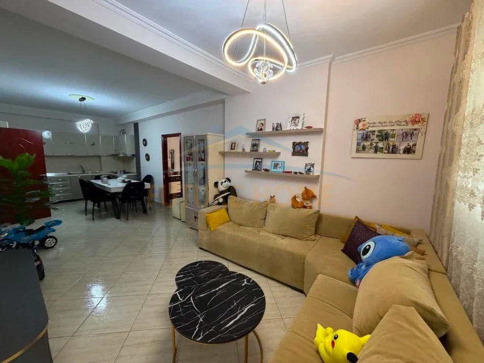 Tirane, shes apartament 2+1+Ballkon Kati 5, 100 m² 165.000 € (astir)