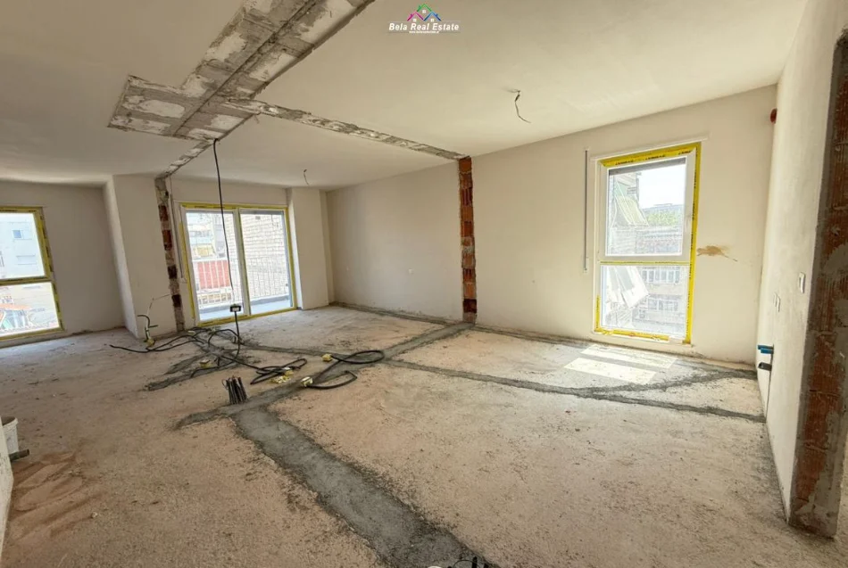 Tirane, shes apartament 2+1 Kati 3, 110 m² 222.000 € (Rruga Xhanfize Keko)