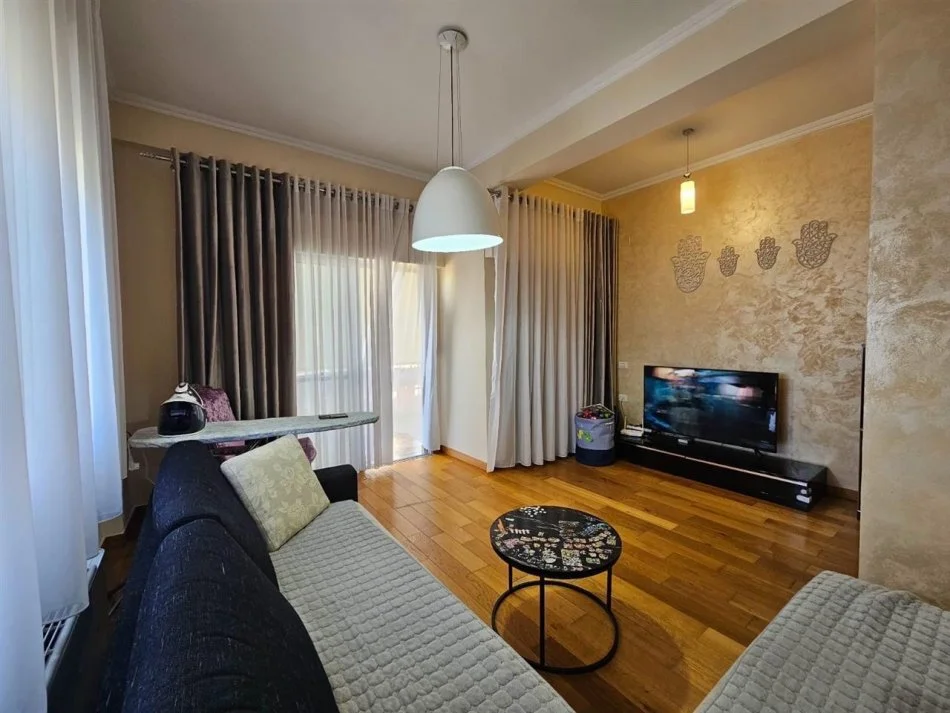 Tirane, shes apartament 2+1 Kati 3, 110 m² 255.000 € (RRUGA PETI)