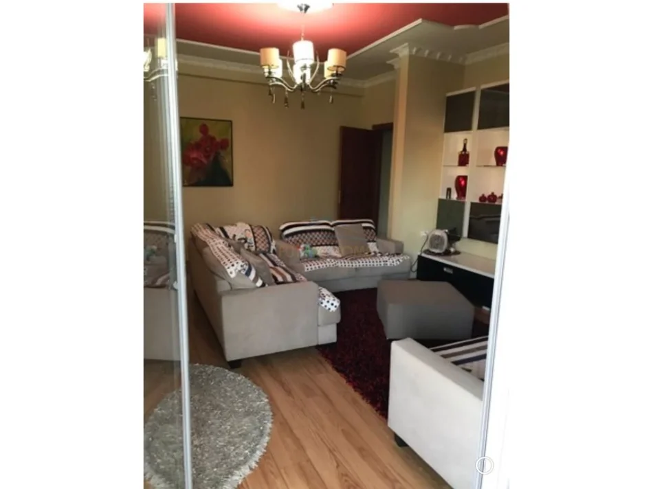 Tirane, shes apartament 2+1 Kati 4, 105 m² 270.000 € (MINISTRIA E JASHTME)
