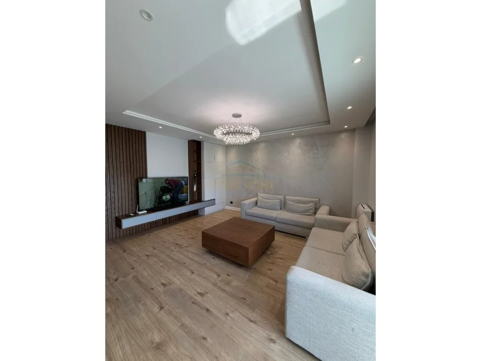 Tirane, shes apartament 3+1+Ballkon Kati 2, 129 m² 495.000 € (sauk)