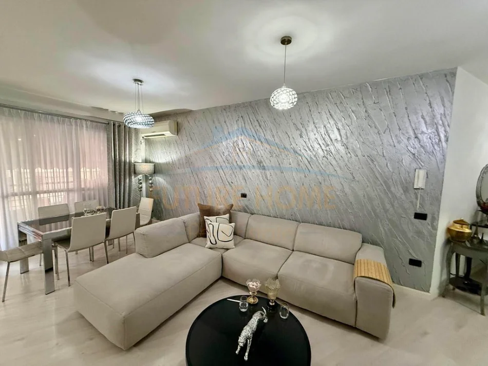 Tirane, shes apartament 3+1+Ballkon Kati 5, 136 m² 230.000 € (bar oslo)