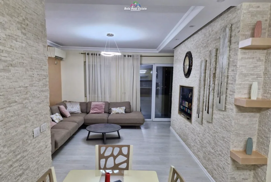 Tirane, shes apartament 3+1 Kati 4, 127 m² 209.000 € (porcelan)