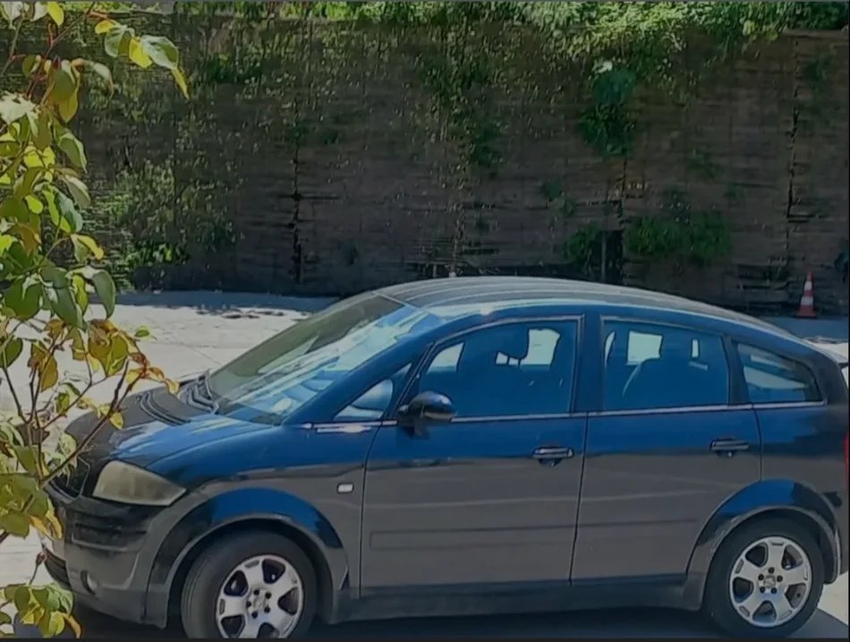 Tirane, shes makine Audi A 2 , Kondicioner 333.000 km