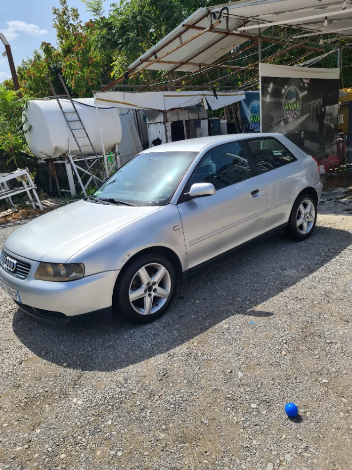 Tirane, shes makine Audi A3 Nafte, gri metalizato manuale Klima 244.674 km 1.600€ I DISKUTUESHEM