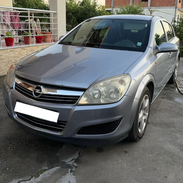 Tirane, shes makine Opel Astra Nafte, gri e erret manuale Kondicioner 280.000 km 2.500 €