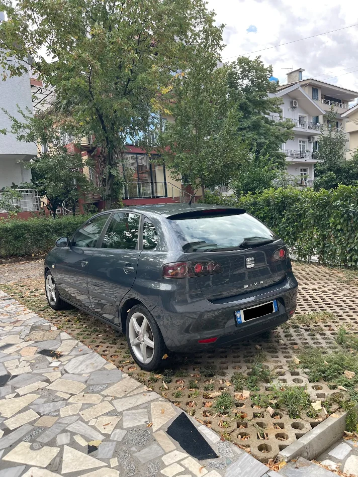 Tirane, shes makine Seat Ibiza 2006, 1.4 nafte Nafte, gri e erret manuale Kondicioner 220.000 km