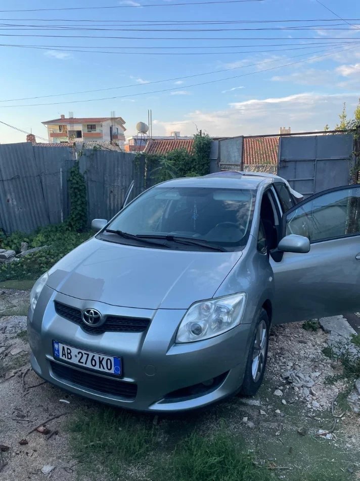 Tirane, shes makine Toyota Nafte, gri metalizato manuale Kondicioner 181.999 km