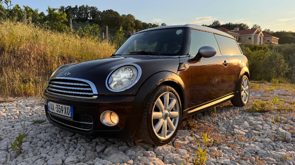 Tirane, shes makine me portobagazh MINI Clubman 2007, 1.6, panoramë Nafte, kafe automatik Klima 190.139 km 5.200 €