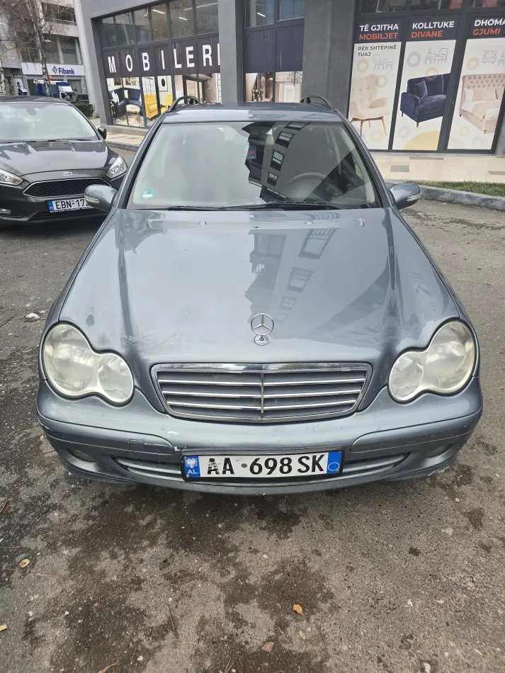 Tirane, shes makine me portobagazh Shitet Mercedes-Benz 200 nafte, facelift – W203, viti 2006, Manuale Klima 262.000 km - 310,000 leke i diskutueshem