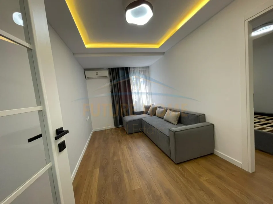 Tirane, shiten 3 apartamente 1+1 Kati 5, 123 m² 327.000 € (21 dhjetori)