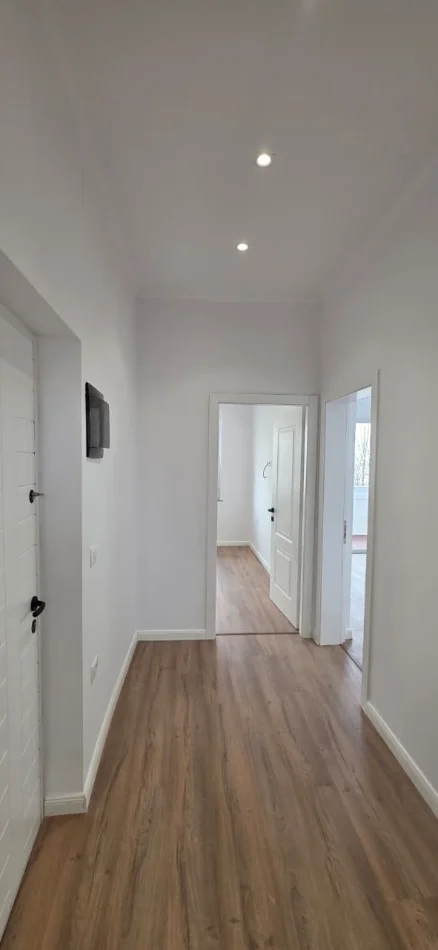 Tirane, shitet 1+1 Kati 3, 70 m² 148.000 €