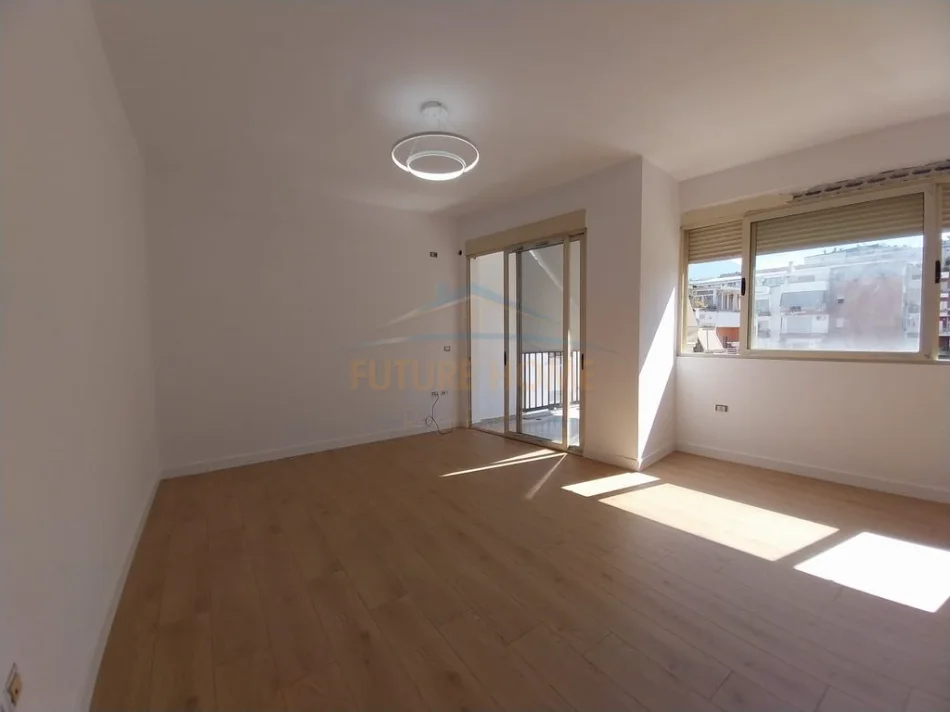 Tirane, shitet 2+1+2 Kati 4, 85 m² 135.000 € (Fresk,Pasticeri Melisa)