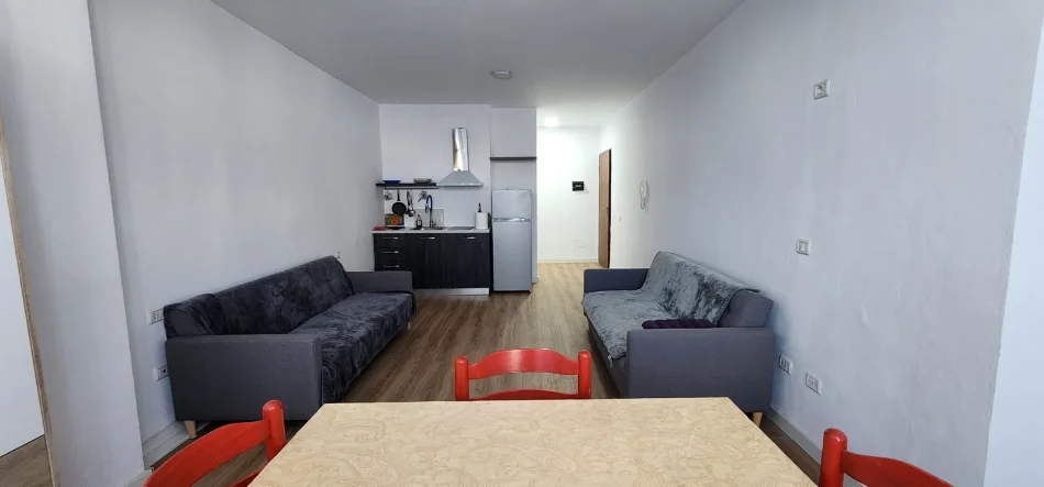 Tirane shitet Garsoniere Golem 49200€