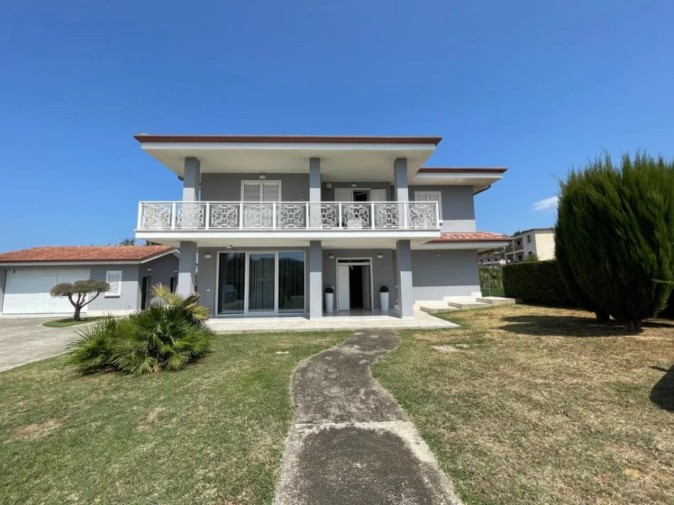 Tirane, shitet Shtepi Private 2 Kateshe + Toke, 420 m² 350.000 € (Marikaj,Vore)