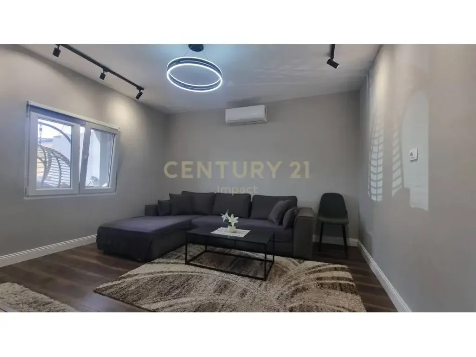 Tirane, shitet Vile 1+1 , 110 m² 175.000 € (Don Bosco)