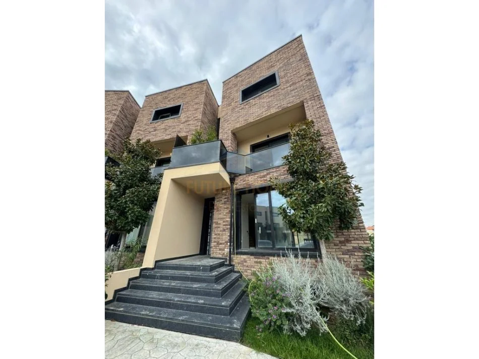 Tirane, shitet Vile 2 Katshe Kati 0, 368 m² 700.000 € (MJULL BATHORE)