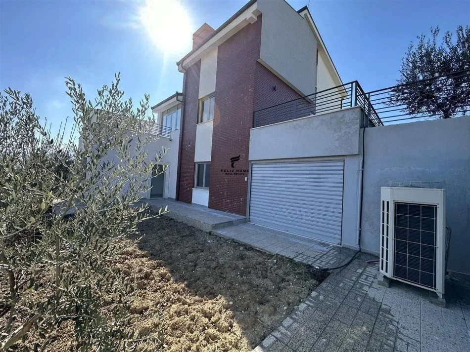 Tirane, shitet Vile 2 Katshe Kati 2, 425 m² 680.000 € (LUNDER)