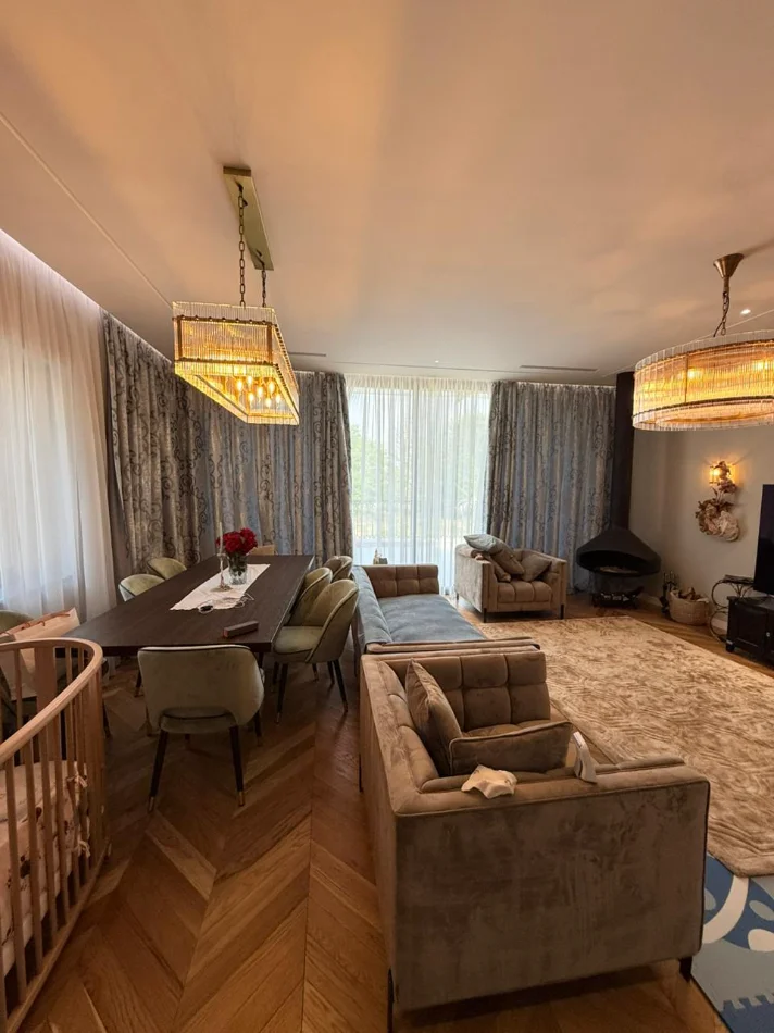 Tirane, shitet Vile 4+1 , 387 m² 1.900.000 € (TEG)