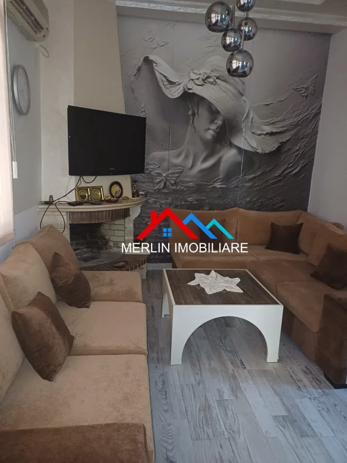 Tirane, shitet Vile 4+1+Ballkon Kati 3, 180 m² 430.000 € (GOLEM)