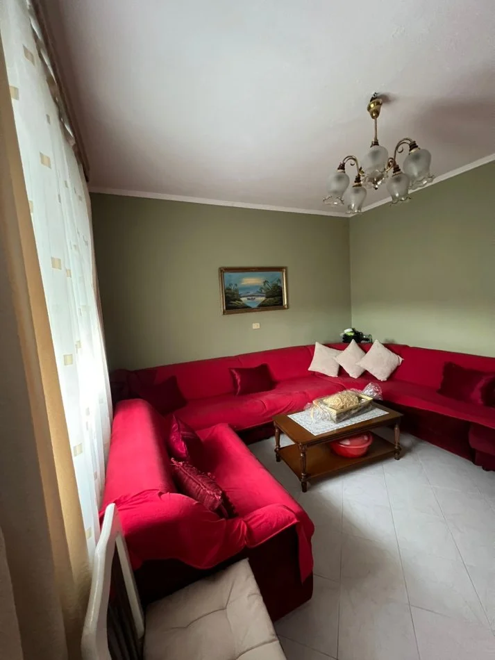 Tirane, shitet Vile Kati 3, 431 m² 400.000 € (Shkoze)