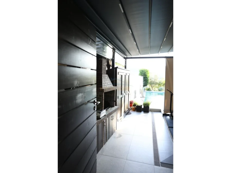 Tirane, shitet Vile Vile 2 Katshe , 263 m² 1.290.000 € (TEG)